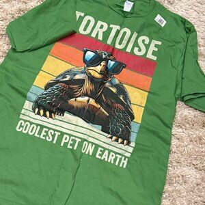 Men's Tortoise "Coolest Pet" Tshirt - M - NWOT